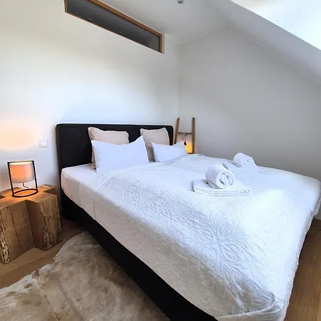 Apartment 21138